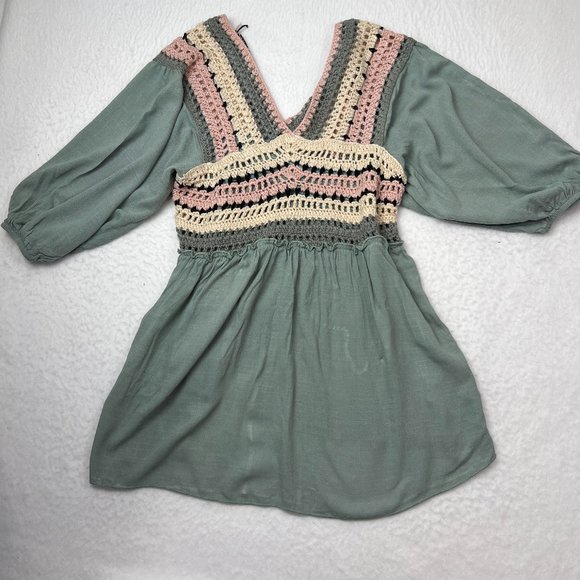 Easel Boho Crochet Top Sea Foam Shirt Sz L Smocking Tie Back Pink White - Picture 3 of 8